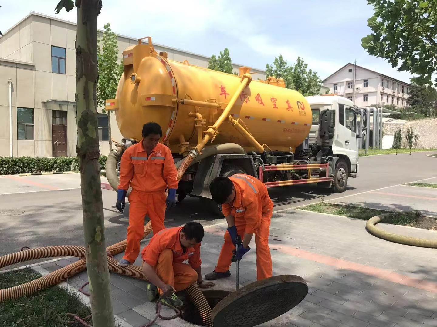 钦州化粪池清理与5-8吨吸粪车施工效率分析